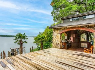 8935 Dickson Rd, Fort Worth, TX 76179