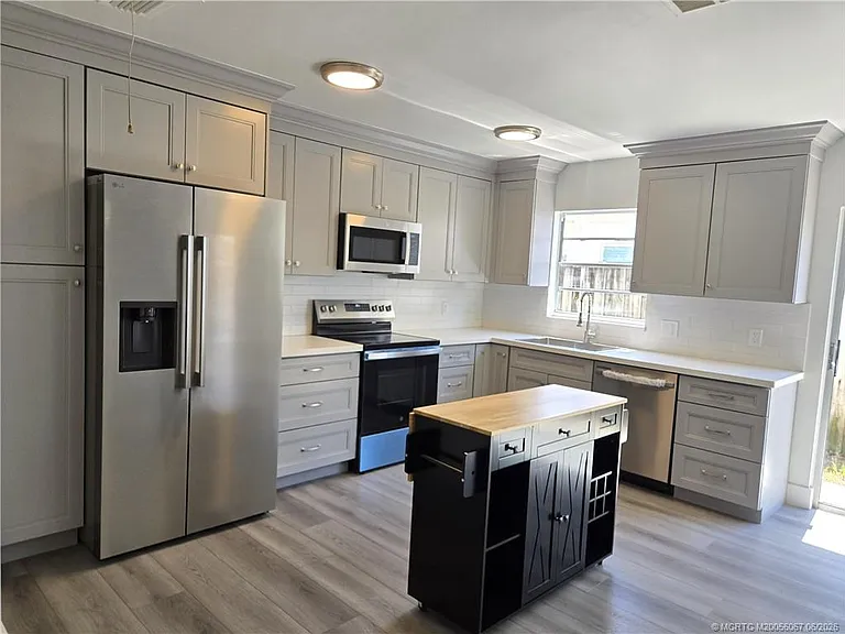 4508 SE Salvatori Rd — Photo 5