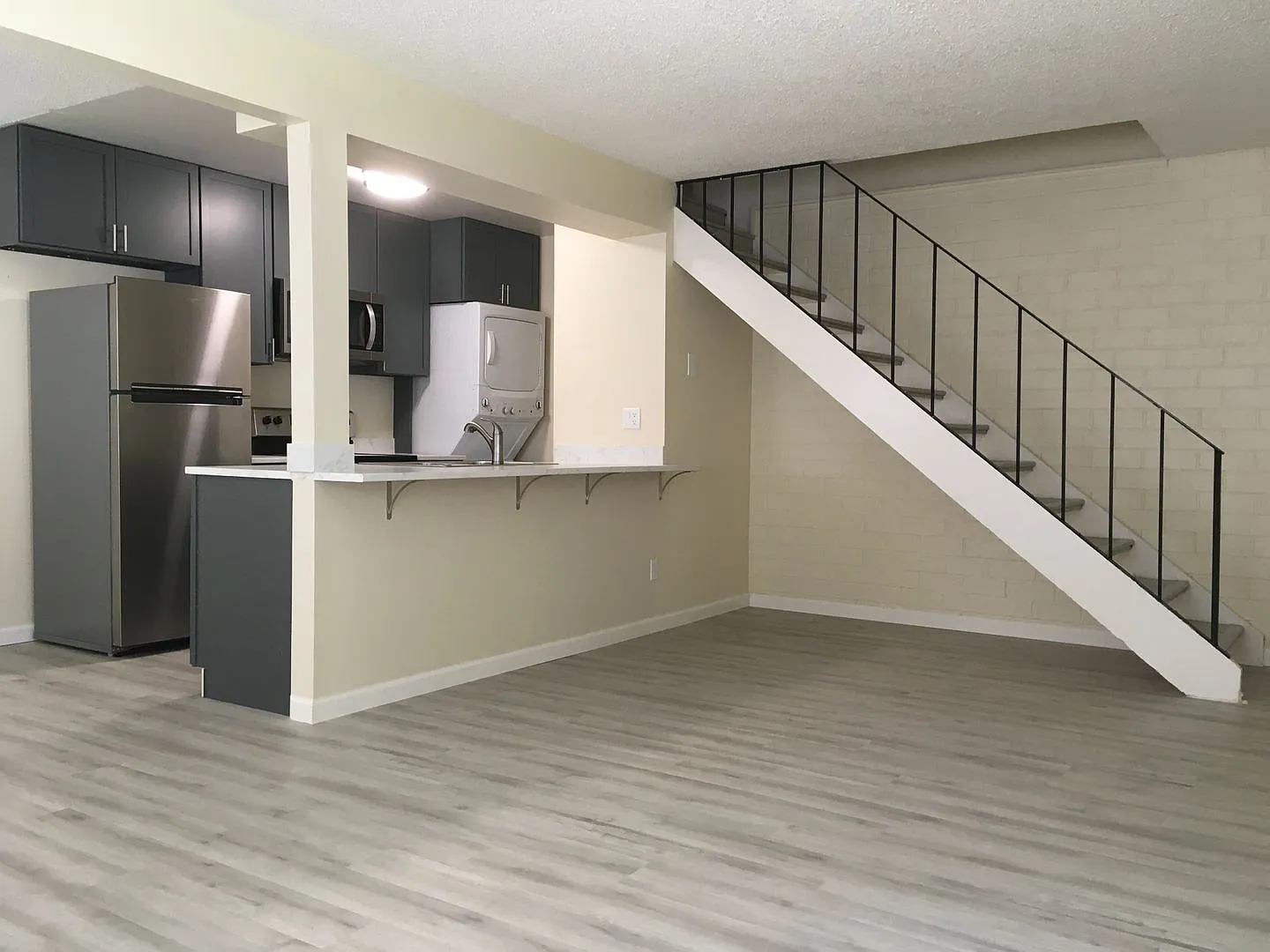 4981 Catalina Dr APT 3 photo 1