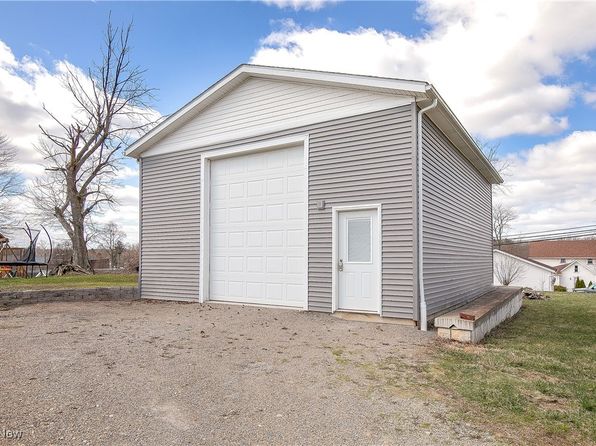 174 High St, Magnolia, OH 44643