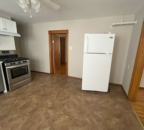 3rd image of 5456 W Schubert Ave #B