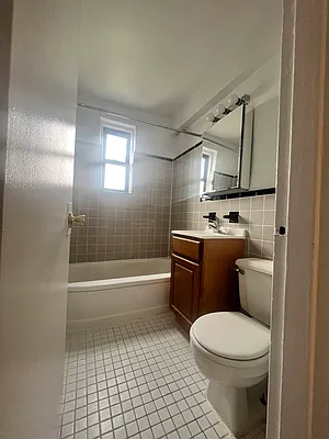 Rented by Queens Apartments Realty LLC | media 6