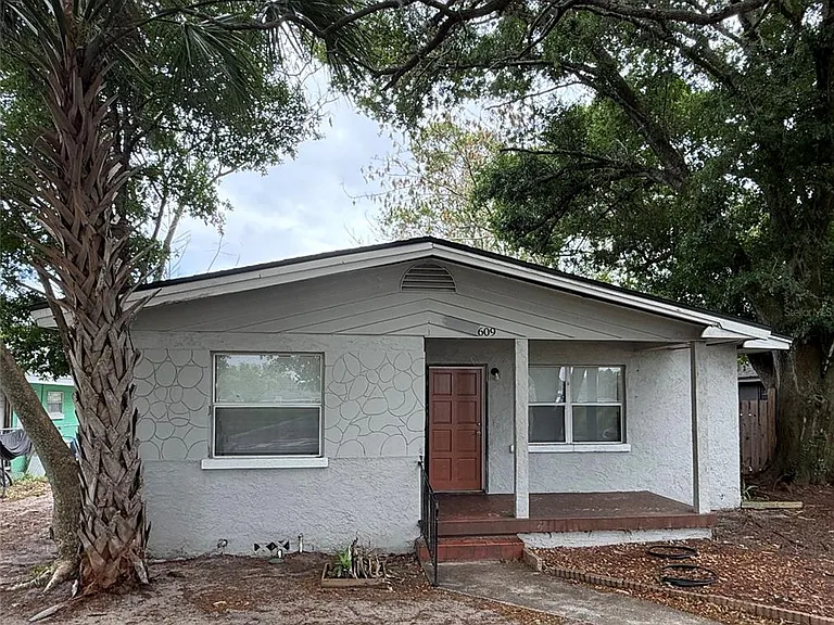 609 Washington Ave — Photo 1