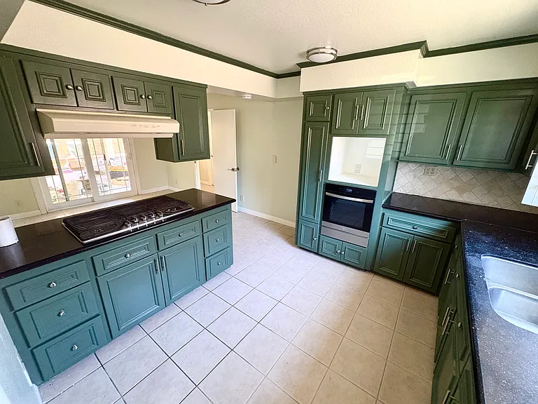 26335 Eshelman Ave — Photo 7