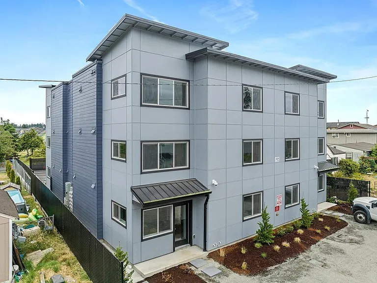 Cedar Place — Photo 2