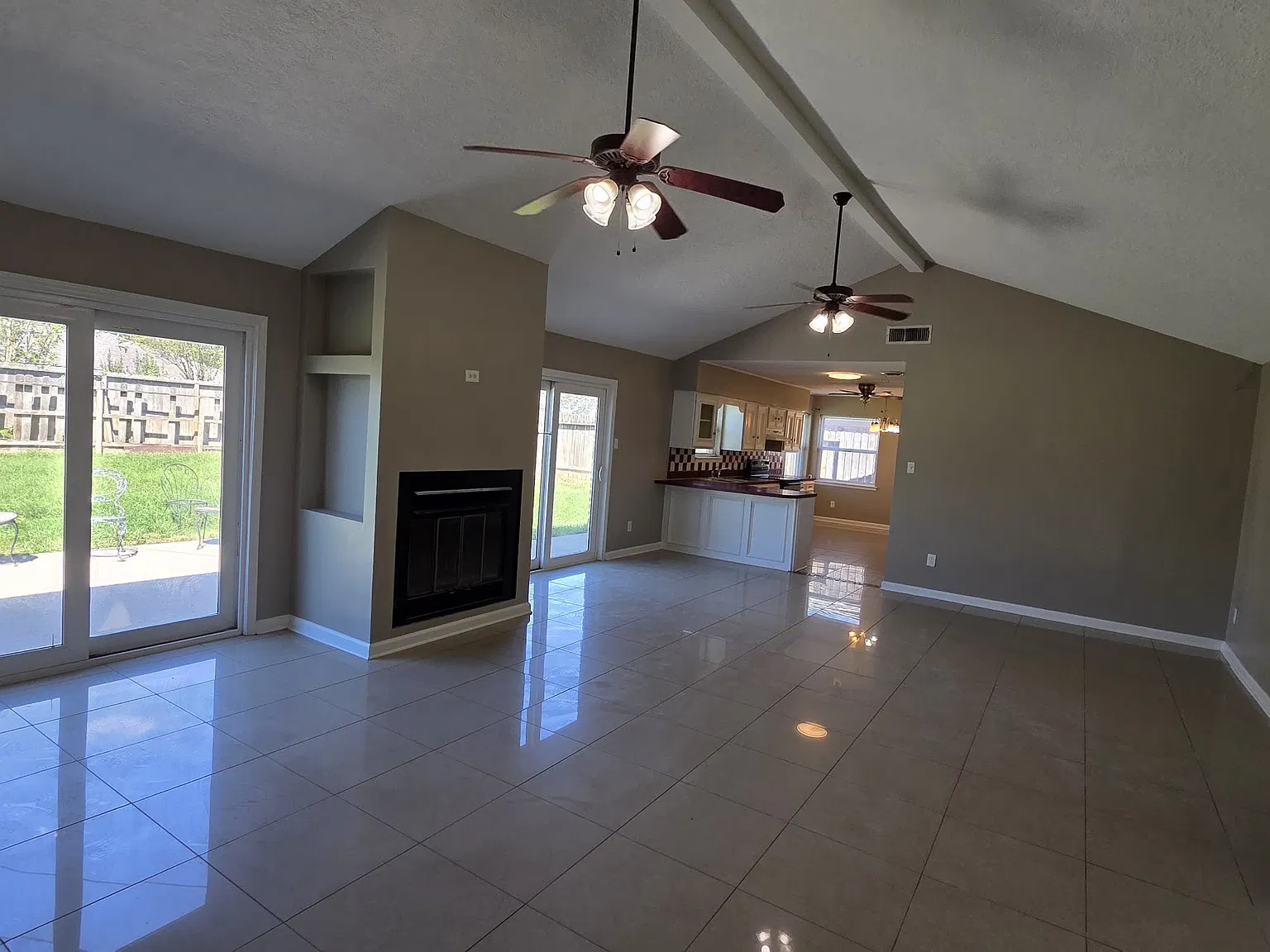 3 bed, 1836 sqft, $2,150 — Photo 1