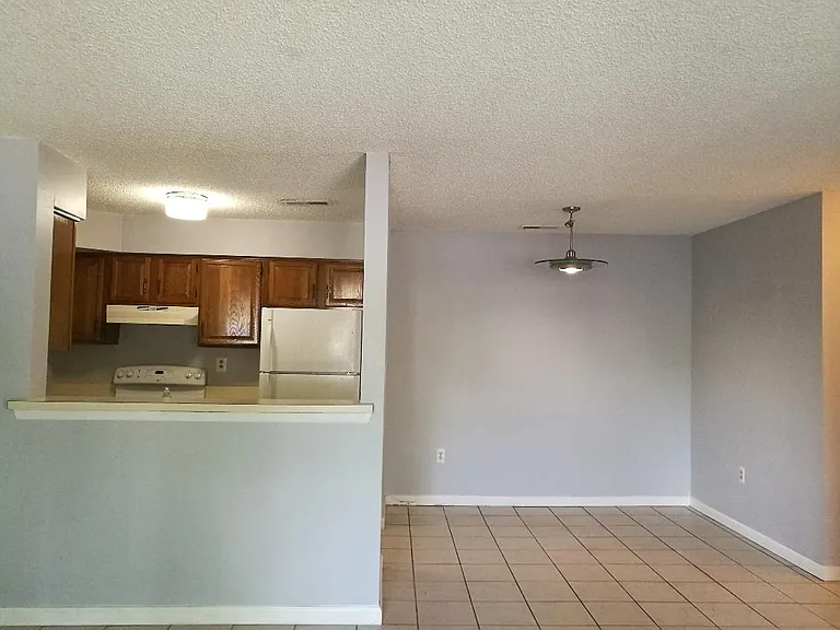 2113 Aspen Dr — Photo 3