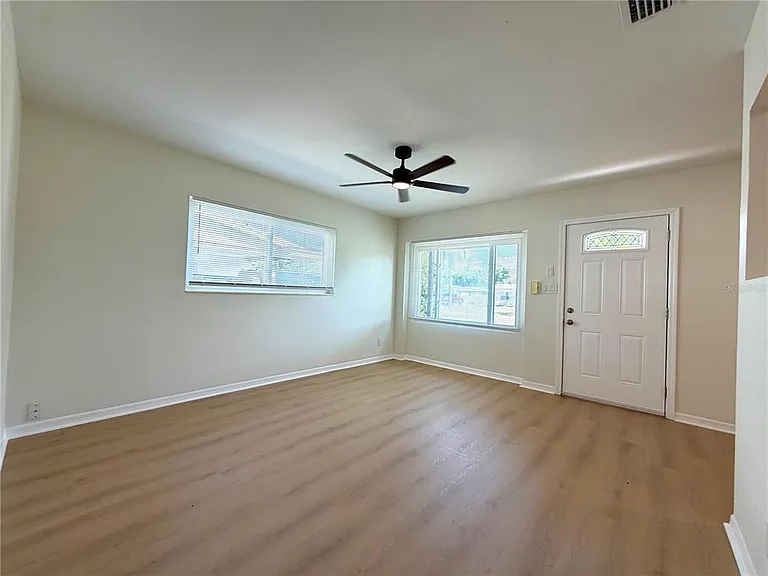 4112 Ohio Ave — Photo 3