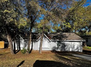 2105 Kingsdale Dr, Fort Worth, TX 76119