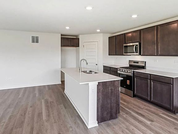 3rd image of 2428 Semillon St