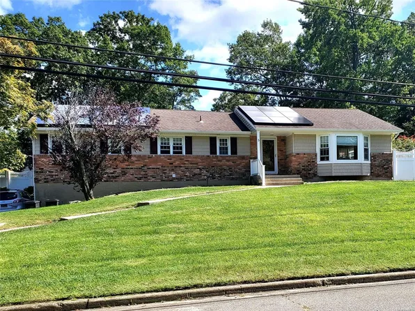 5 Patricia Lane, Lake Grove, NY 11755