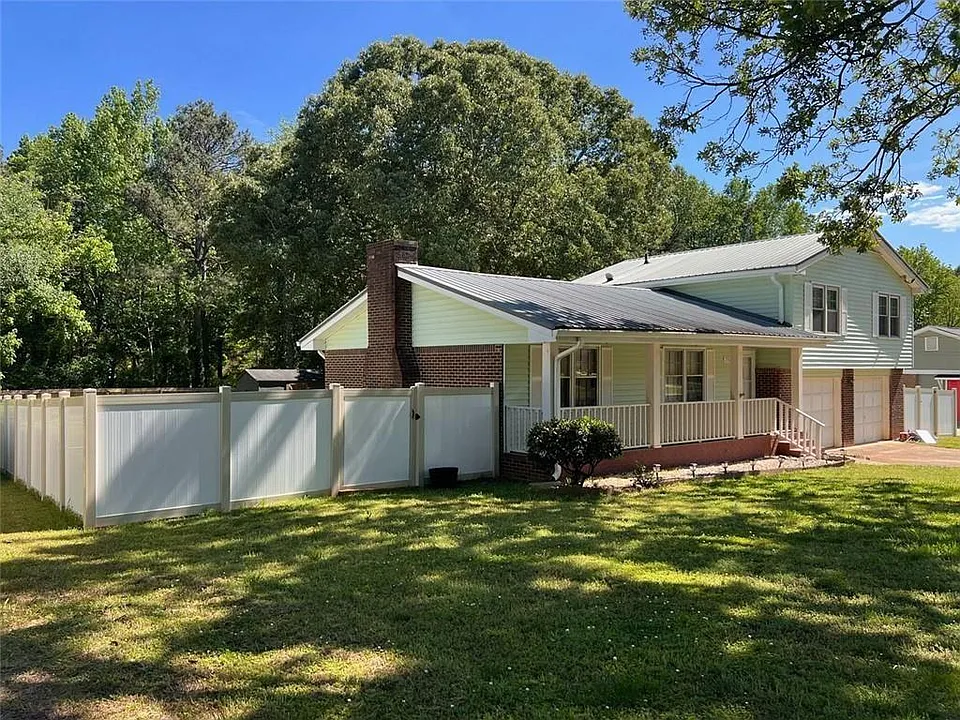 2768 Majestic Cir