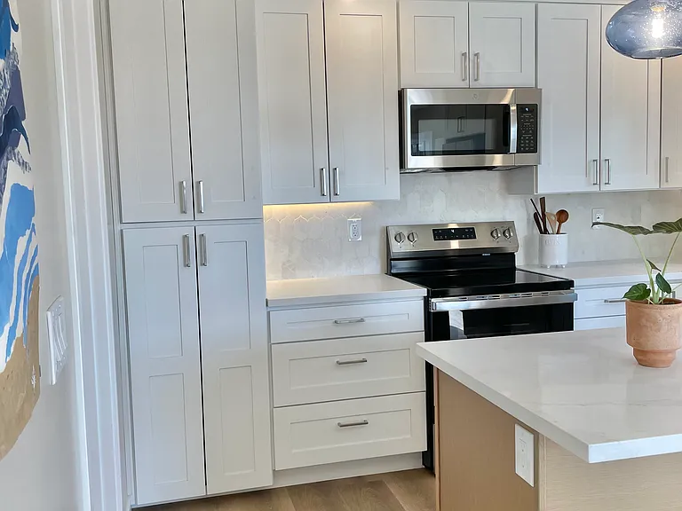 385 Theresa Way — Photo 8