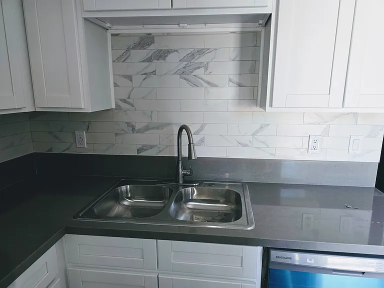 5623 W Myrtle Ave — Photo 8