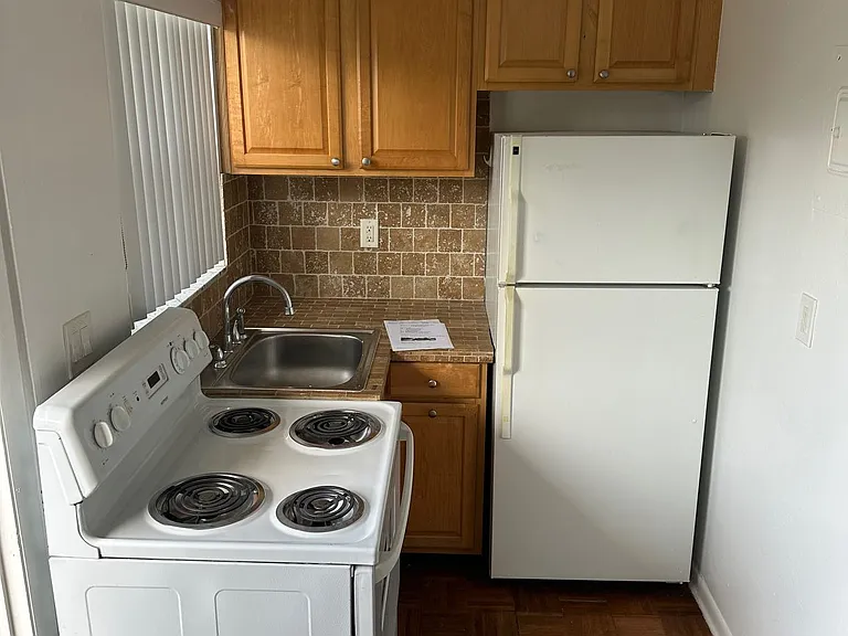 2717 Middle River Dr #9 — Photo 3