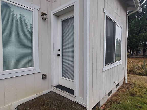 3rd image of 127 174th St S