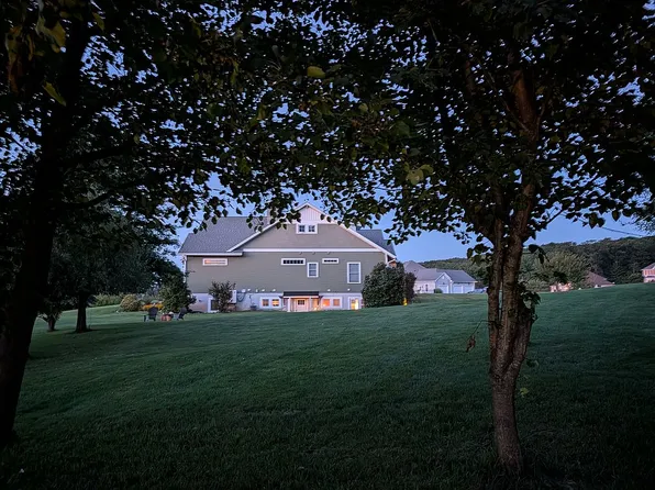 6 Dagmar Dale Dr, Sussex, NJ 07461