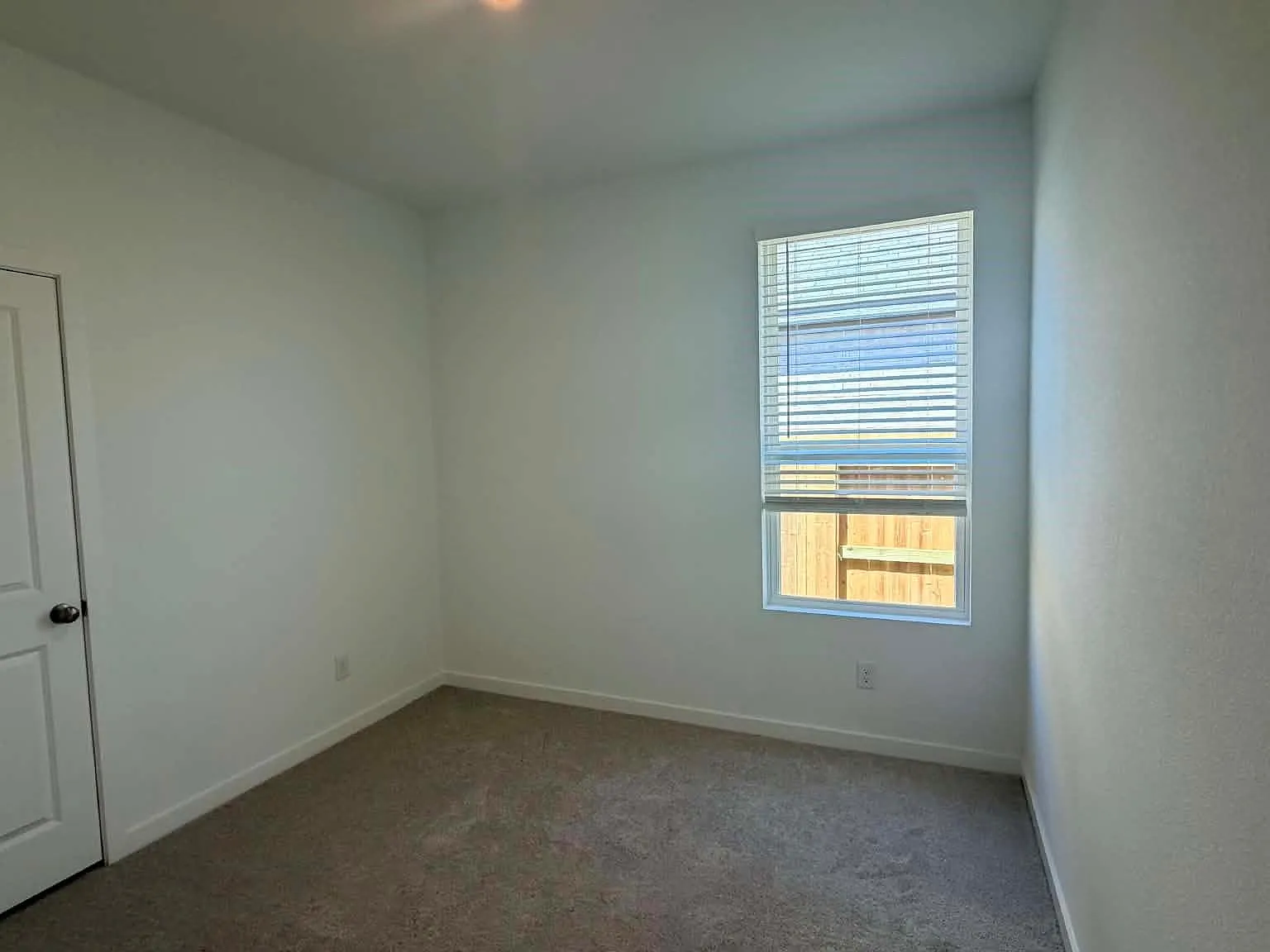 3 bed, 2.0 bath, $2,400 — Photo 4