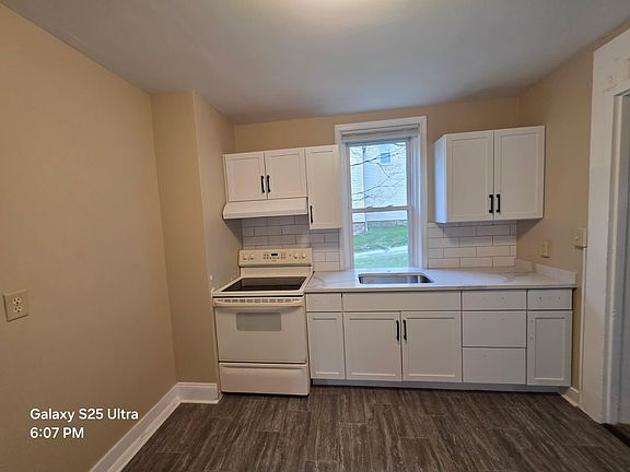 4th image of 1638 Mount Rose Ave