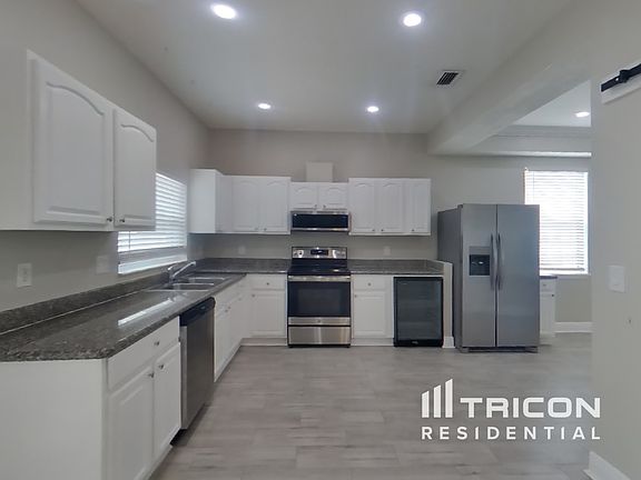 5th image of 8808 Bayaud Dr