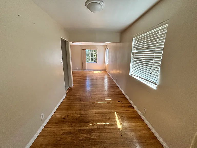 Dining area to living room