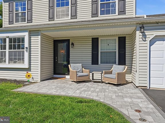 3rd image of 381 Alberts Way