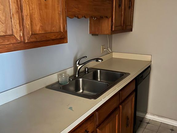 2nd image of 1208 Bush River Rd APT A1
