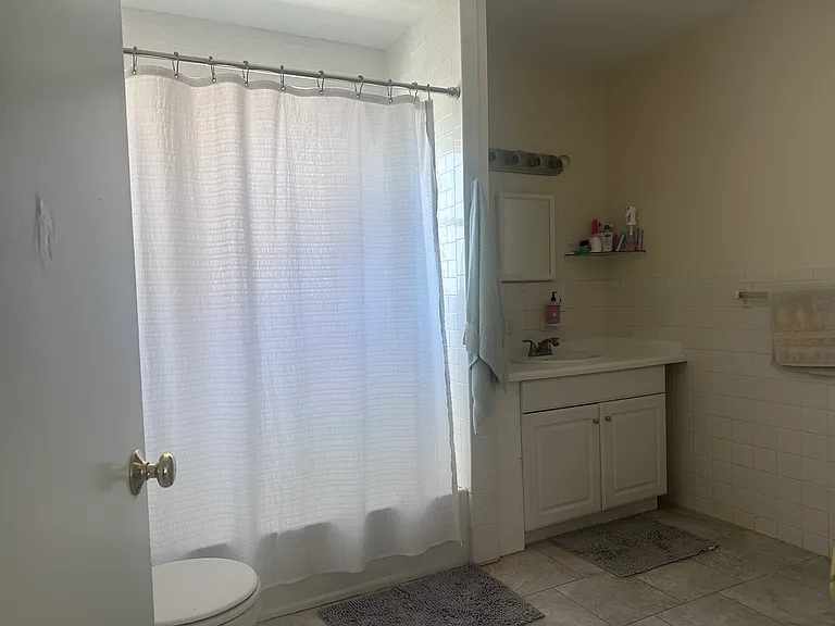 8 Sackville St #3 — Photo 5