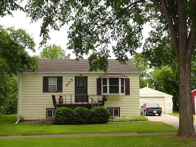 1st image of 805 Sunset Dr