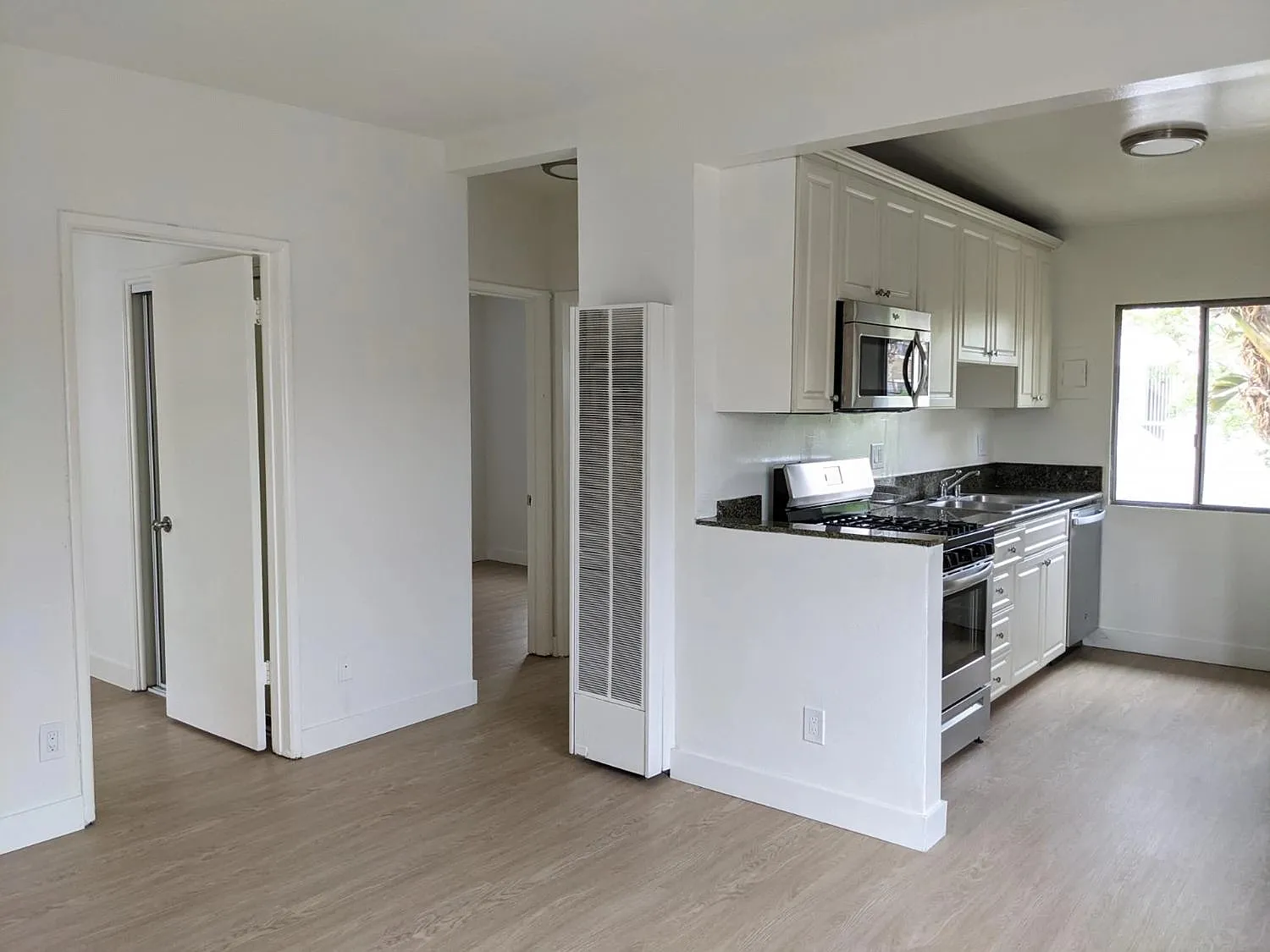 1248 N. Las Palmas — Photo 4