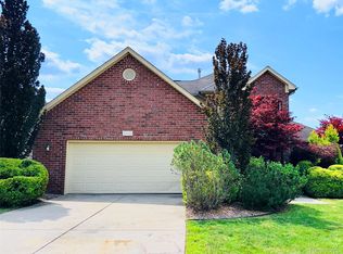 22246 Shane Dr, Macomb, MI 48042