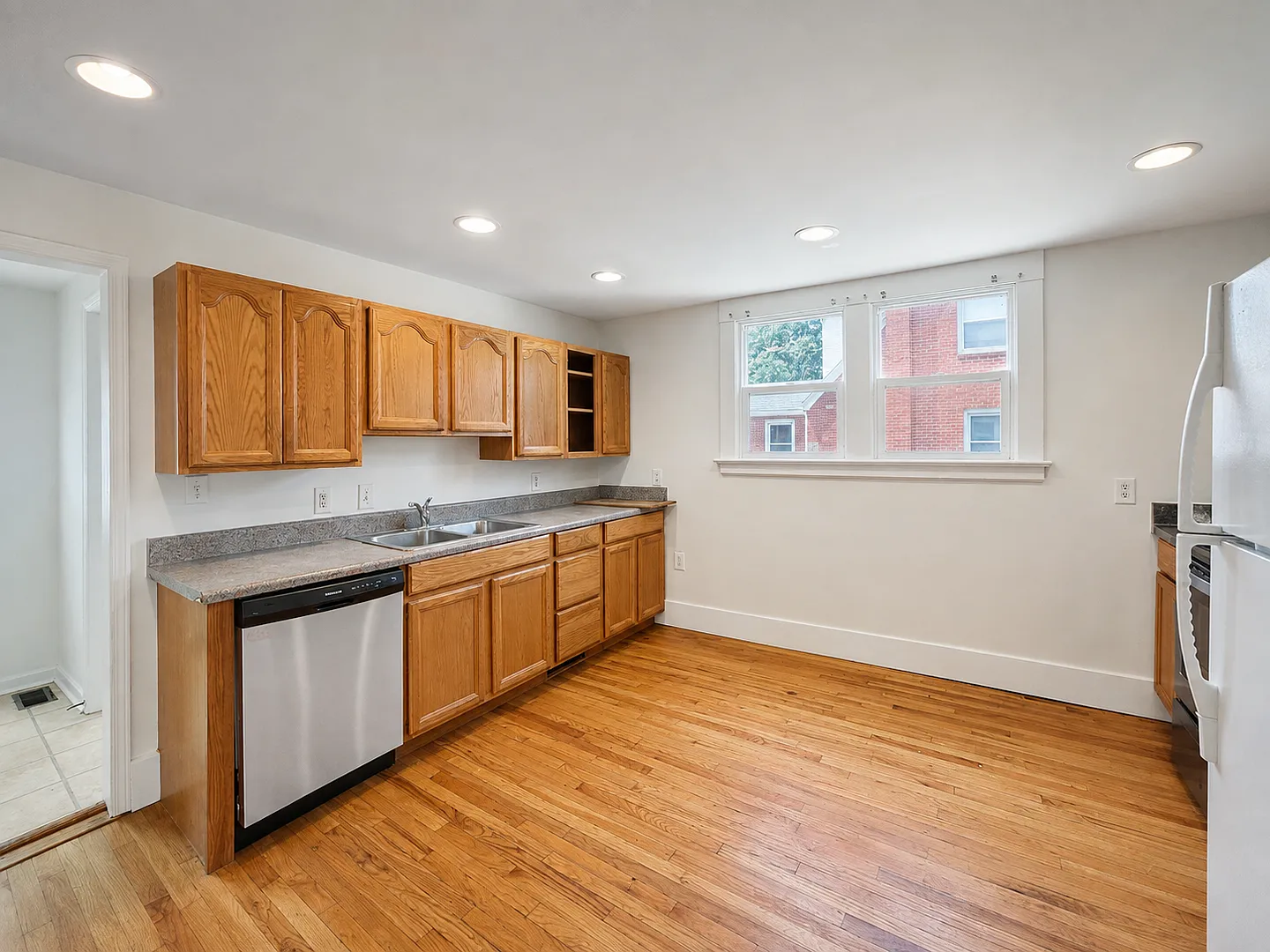 703 Progress St — Photo 4