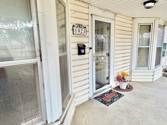 2nd image of 1923 Sherman Ave