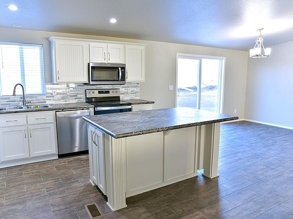 4th image of 17130 E Wyoming Way