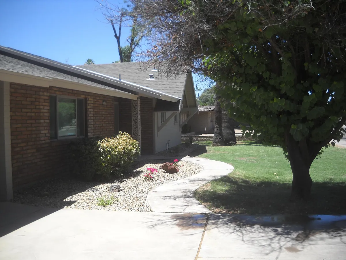 Building Photo - 231 E Concorda Dr