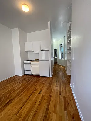 Rented by Peter R. Hungerford, LREB | media 4