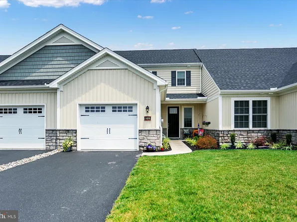 109 Copperstone Ct, Millersville, PA 17551