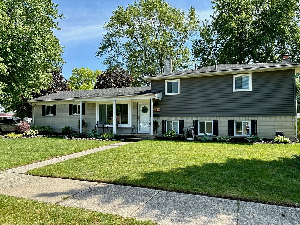 1st image of 39011 Pinetree St