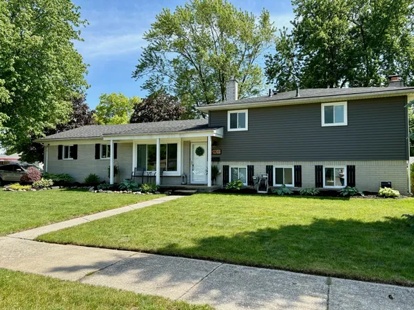 39011 Pinetree St, Livonia, MI 48150
