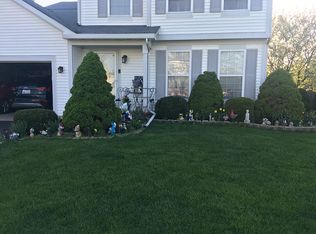 214 Stamford Ln, Romeoville, IL 60446