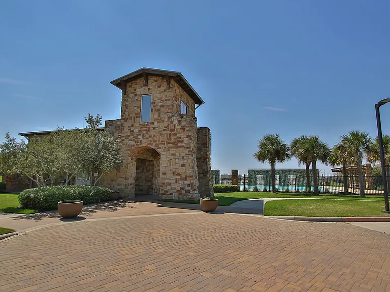 16007 David Hill Ln — Photo 35