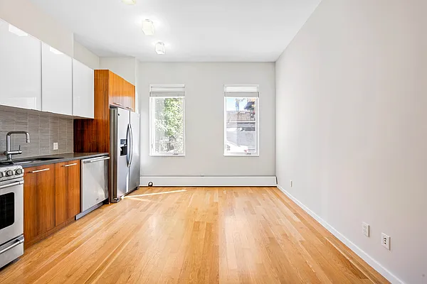 Sold by Sotheby's International Realty | media 18