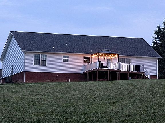 3rd image of 150 Golf View Blvd