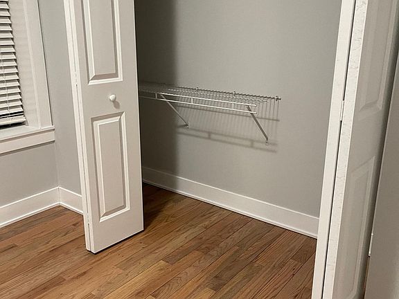 3rd image of 2100 N Sedgwick St #2ybeamh81