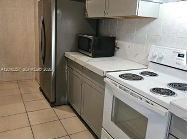 3908 NW 213th St #Townhouse 3908, Opa Locka, FL 33055