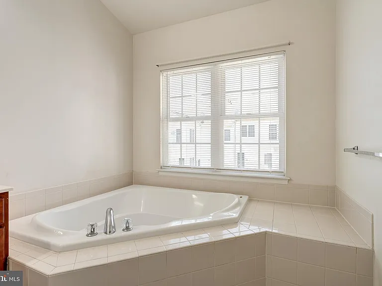 25332 Whippoorwill Ter — Photo 36