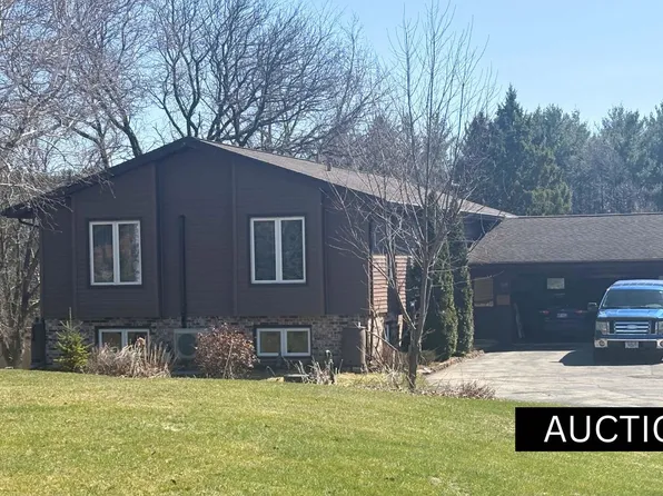 520 Rockview Ct, Watertown, WI 53094