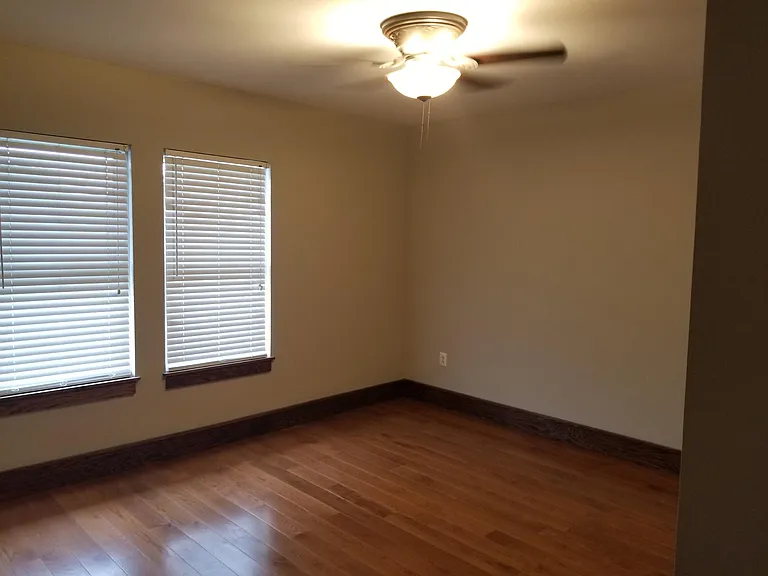 611 Kelton Ave — Photo 12