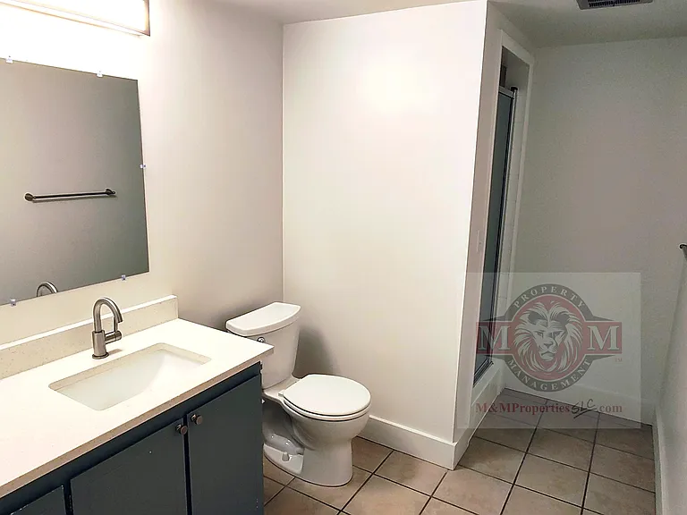2025 S Broadmoor St #2025 — Photo 11