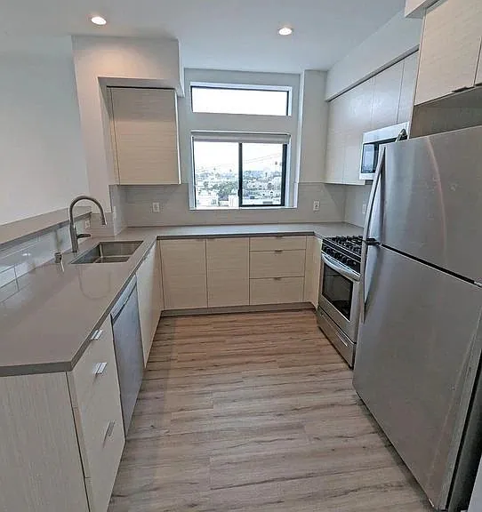 338 N Mariposa Ave — Photo 17